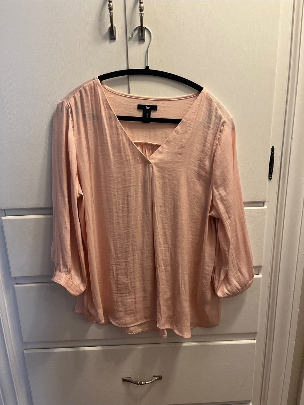 Light Pink V-Neck Women's Blouse - Relaxed Long-Sleeve Top